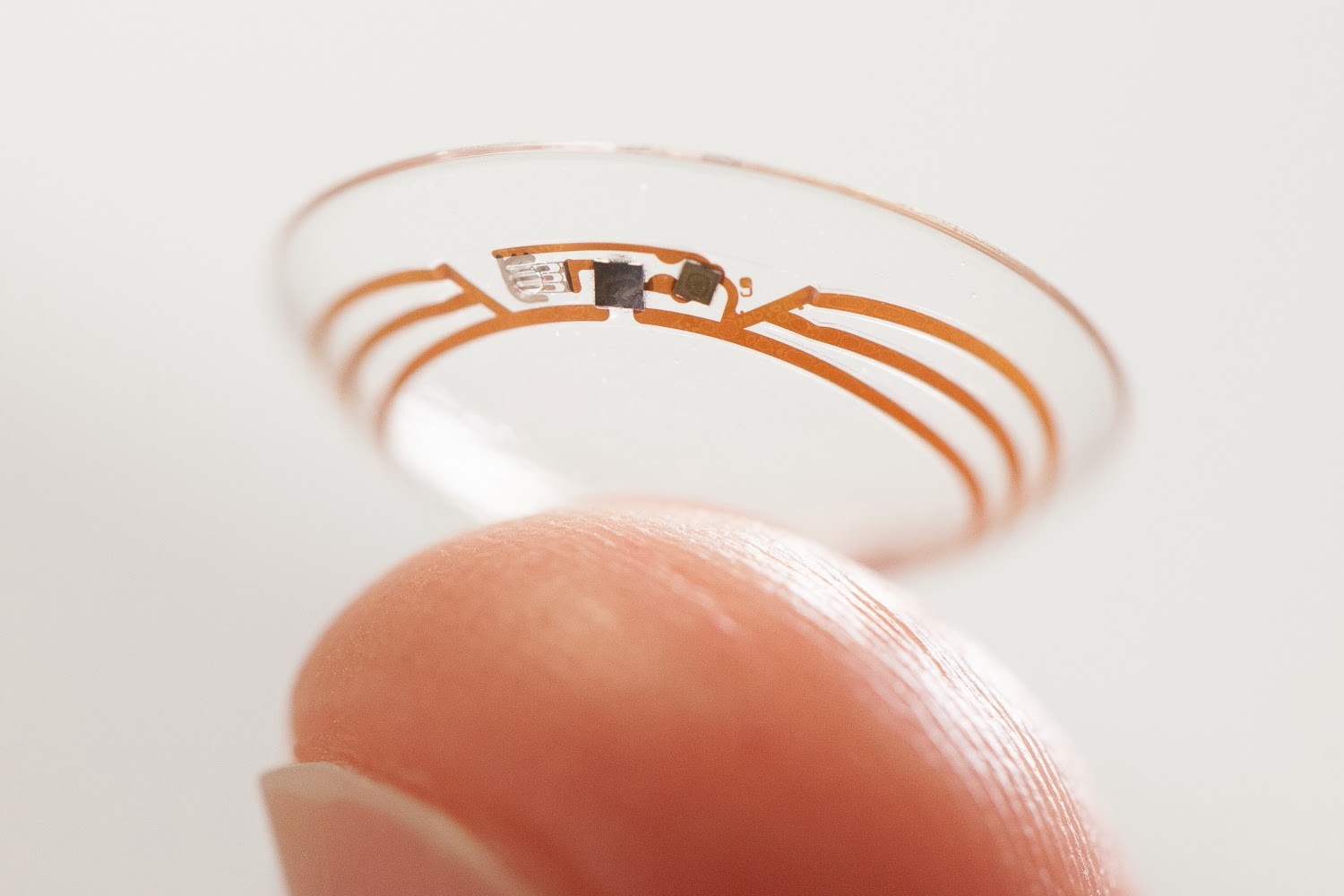 Contact lens with chip