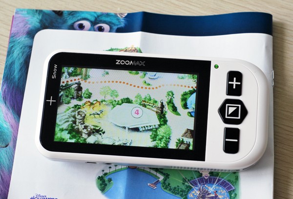 Zoomax handheld video magnifier Snow