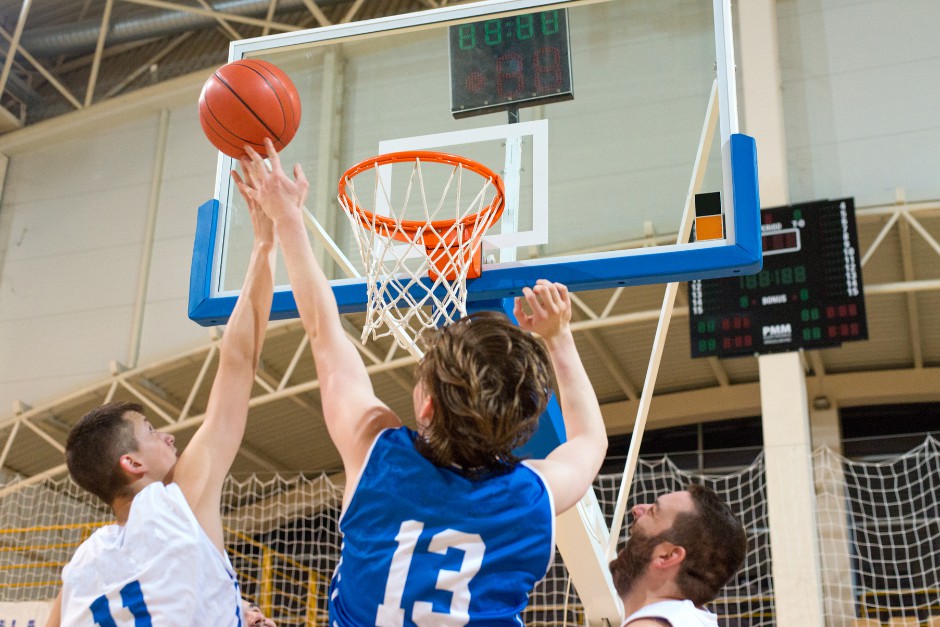 eye injury caused by basketball