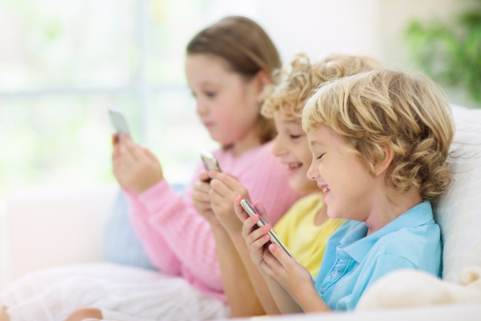 children are addicted to digital devices